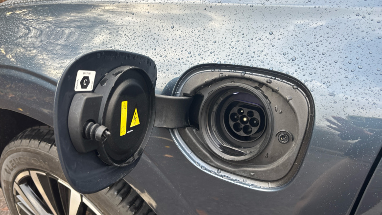 Volvo XC60 2.0 T8 [455] RC PHEV Ultimate Dark 5dr AWD Gtron Estate